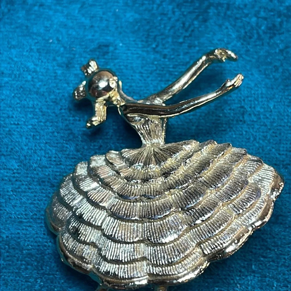 Vintage Dancing Girl Brooch - Picture 2 of 5